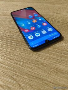 Samsung Galaxy A40 / 4/64GB Super stav - 4