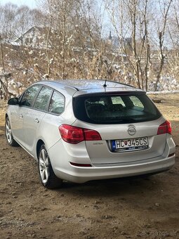 Opel Astra Sports Tourer - 4