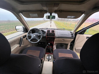 Nissan Terrano II  2.7TDi Elegance - 4