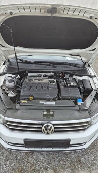 Predám volkswagen Passat kombi. Highline 2TDI 110kW, DSG - 4