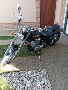 Predám Honda shadow vt.600 - 4