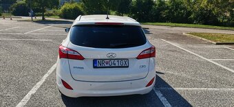 Hyundai I30 CW 1.6,88kw,benzín,Navigácia,kamera - 4