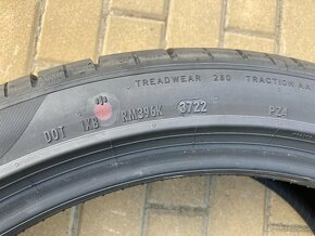 Predám dve letné pneumatiky Pirelli P ZERO 255/40 R21 - 4