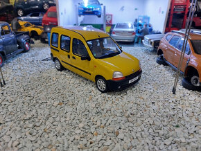 model auta Renault Kangoo 1.4 RT Otto mobile 1:18 - 4