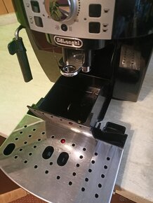 Automatický kávovar Delonghi - 4