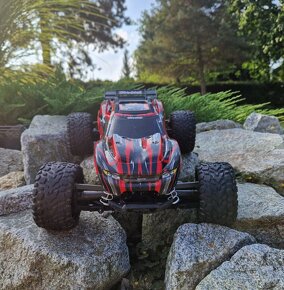 TRAXXAS Rustler 4x4 - 4