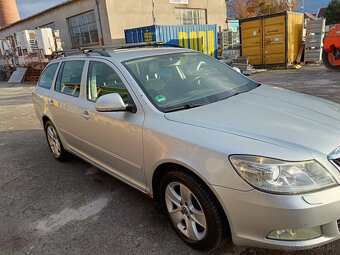 ŠKODA OCTAVIA COMBI 2.0 TDI 103KW 2010 ELEGANCE - 4