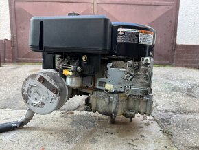 Motor Briggs & Stratton 11,5HP + dva motory na diely - 4