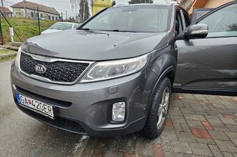 Kia Sorento - 4