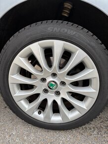 Skoda superb 205/50 R17 - 4