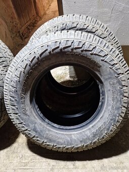 Pirelli 265/70 r16 - 4