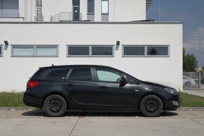 Opel Astra ST - 4