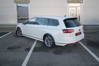 Volkswagen Passat Variant 2.0 TDI Elegance 4Motion DSG - 4