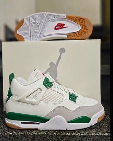 Nike Air Jordan 4 Retro "Pine Green" - 4