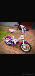 Predám Kočík 80 € Detská stolička 80 € . Sedadlo na bike 30 - 4