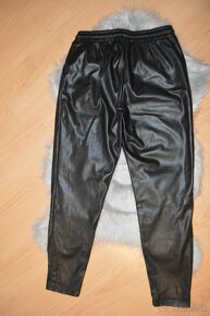 Dámske koženkové nohavice - 4