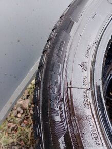 Ponúkam na predaj zimné pneumatiky 225/60r17- 2ks Bridgeston - 4