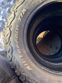 BFGoodrich All-Terrain T/A 245/65 R17 111/108S - 4