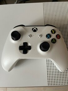 Xbox One S - 4