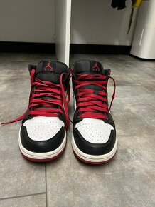 Jordan 1 Mid Gym Red Black Toe - 4