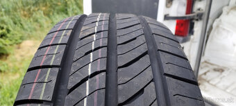 Letné pneu 215/65 R15C --- SEMPERIT - 4