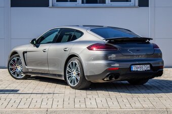 Porsche Panamera GTS - 4