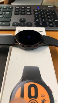 Predám inteligentné hodinky Samsung Galaxy Watch4 - 4