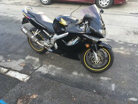 Honda CBR 600 f - 4