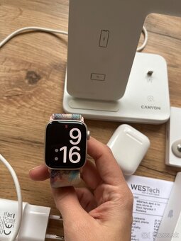 Apple watch SE hodinky, apple airpods sluchadla - 4