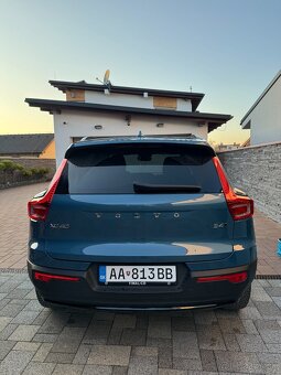 Predám Volvo XC40 B4 Plus Dark AWD - 4