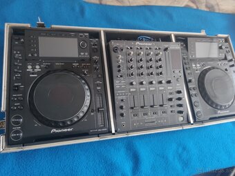 Pioneer CDJ 2000  +  Pioneer DJM 800 - 4