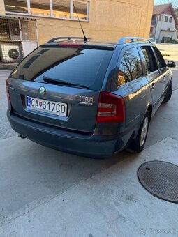 Škoda octavia 2.0 tdi DSG full výbava - 4