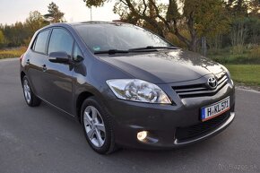 Toyota Auris 1.6 Premium+ - 4