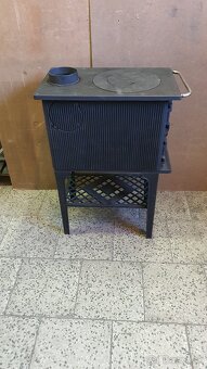 Liatinové kachle Jotul 440 čierný lak - 4