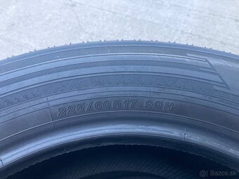 225/60 r17 YOKOHAMA advan - 4