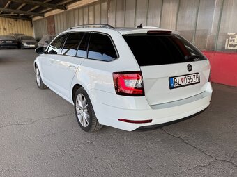 Škoda Octavia combi 2.0 Tdi DSG Style + - 4