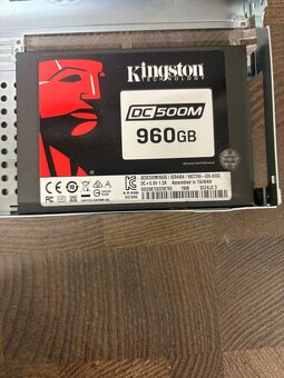 Kingston DC500M 960 GB - 4