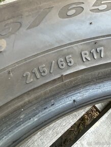 Pirelli 215/65 R17 4x=120€ - 4