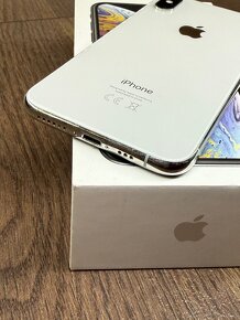 iPhone Xs 64GB Silver - 4