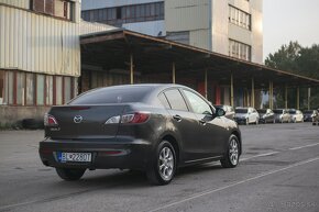 Mazda 3 sedan - 4