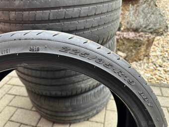 225/35 R19 Pirelli p zero - 4