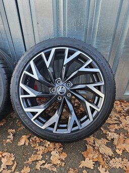 Letní alu kola Helix 19" Škoda Superb 235/40 R19 - 4