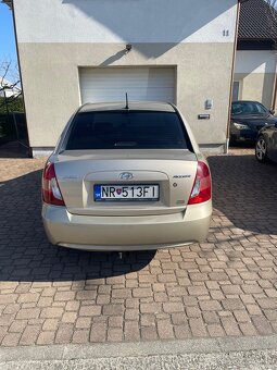 Hyundai Accent 1,5 CRDI - rok 2010 - 4