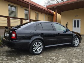 Škoda Octavia 1.8 T RS Sedan - 4