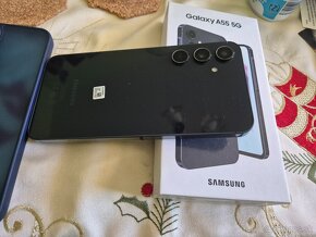 Samsung galaxy A55 5g 8/128gb čierny v top stave po bokoch s - 4