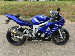 Yamaha R6 - 4