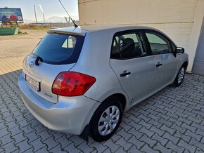 Toyota Auris Hatchback 1,4 71kW benzín - 4