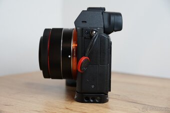 Sony Alpha A7 II objektiv Samyang AF 35mm f/2.8 9000 záberov - 4