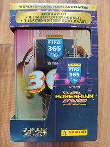 Futbalové kartičky Panini FIFA 365 2025 Mega TIN - 4