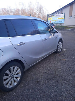 Opel zafira tourer 7miestne 2012 - 4